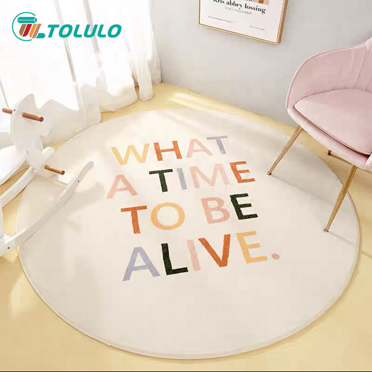 Mengapa permaidani kanak-kanak bertumpuk tinggi lembut menguasai tapak semaian moden